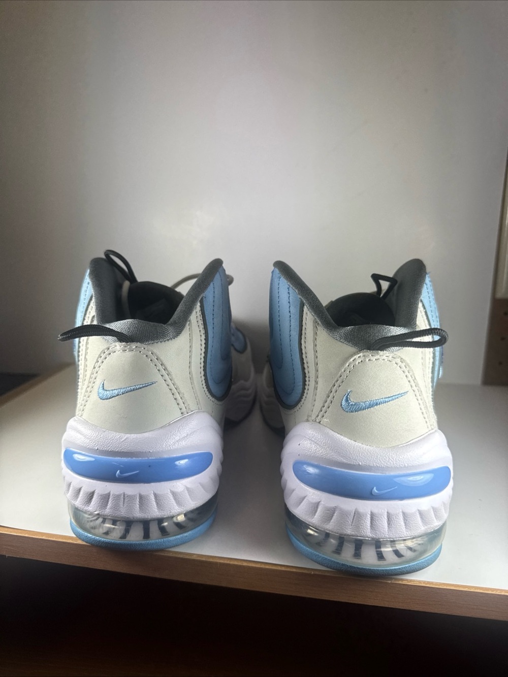 Nike Air Penny 2 Social Status Men’s Size 10.5 Blue and White Athletic Sneakers - Picture 4 of 12
